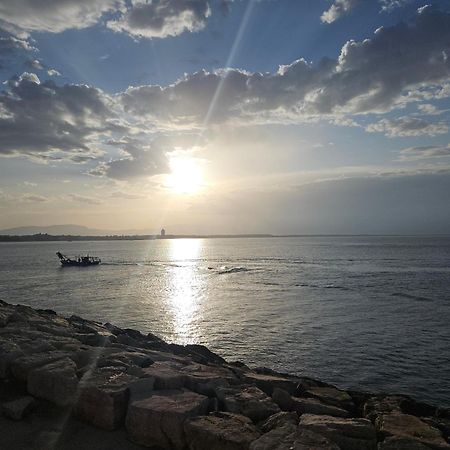 Terrazza A Nettuno E Chiesa Giubilare Santa Maria Goretti Esterno foto