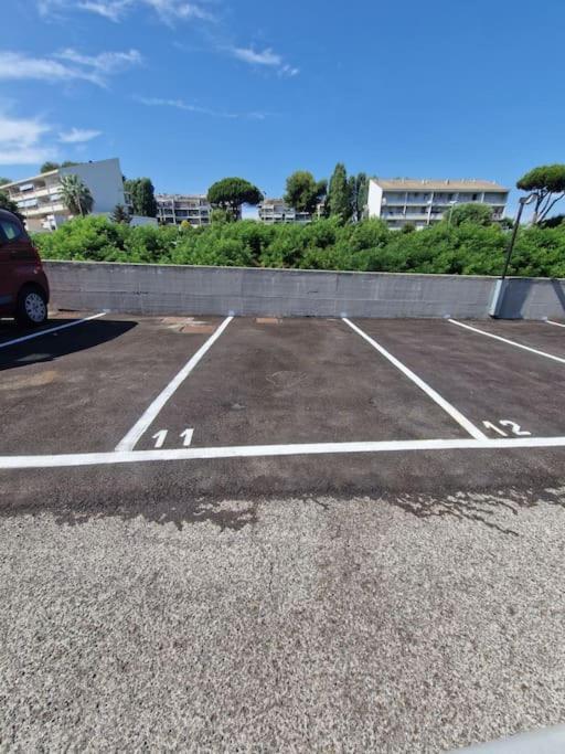 Terrazza A Nettuno E Chiesa Giubilare Santa Maria Goretti Esterno foto