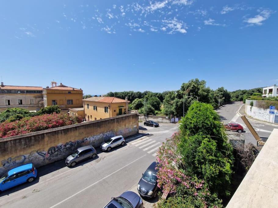 Terrazza A Nettuno E Chiesa Giubilare Santa Maria Goretti Esterno foto